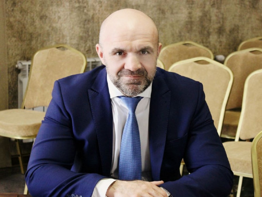Мангер уходит от погони: залог для главного фигуранта «дела Гандзюк» уменьшили вдвое, статью подозрения «облегчили»