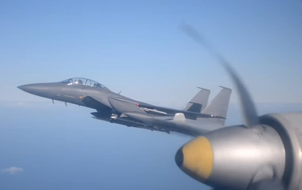 Перехват Ил-38 у авианосца США попал на видео
