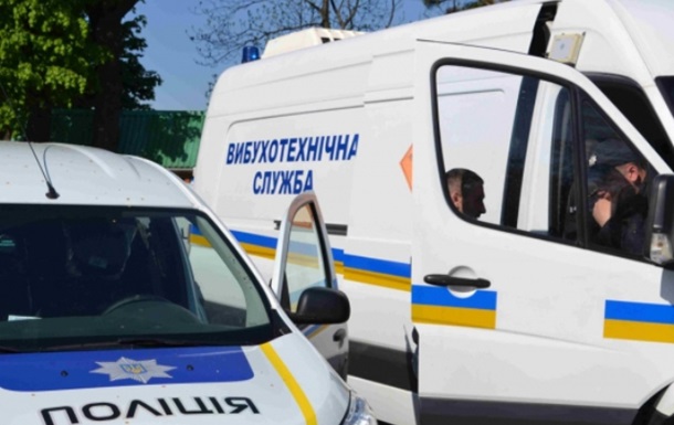Полиция проверяет сообщение о минировании больницы в Киеве