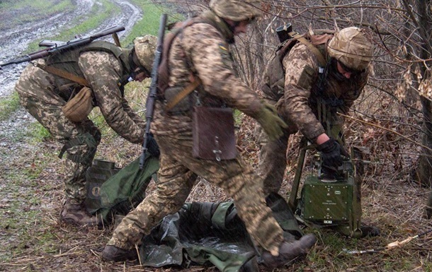 Сутки в ООС: трое военных ранены