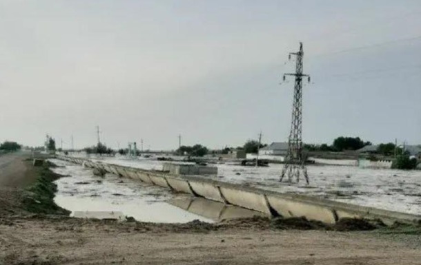 В Узбекистане прорвало дамбу, затоплено два поселка