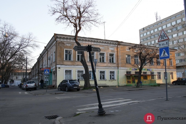 Вплотную к скверу в центре Одессы вырастет 6-этажный жилой дом. Фото