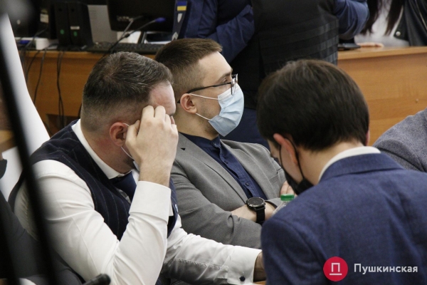 Приговор Стерненко и Демчуку: апелляционный суд продолжает знакомиться с делом, но адвокаты ему не доверяют