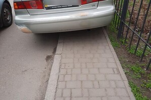 Я паркуюсь как: свежая фотоподборка наглых водителей в Одессе