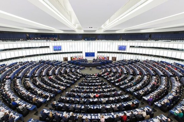 
                                                                        Европарламент предложил отключить РФ от SWIFT и перекрыть импорт газа. ЕС сомневается
                                                                                                                                                                                                                    
