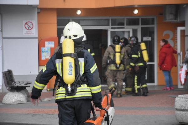В ЖК на Среднефонтанской произошел пожар: из дома эвакуировали 55 человек. Фото