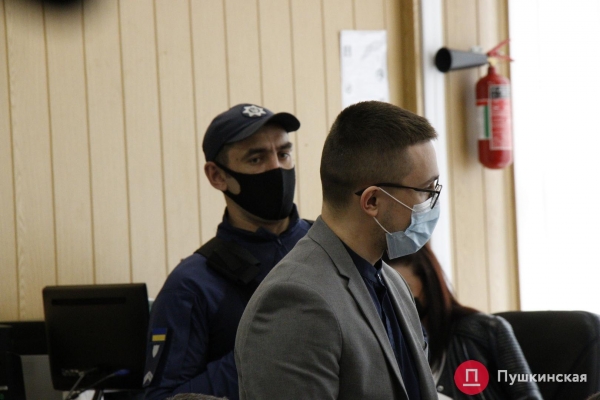 Приговор Стерненко и Демчуку: апелляционный суд продолжает знакомиться с делом, но адвокаты ему не доверяют