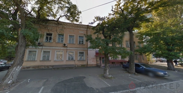 У Старобазарного сквера построят многоэтажку вместо 180-летнего дома