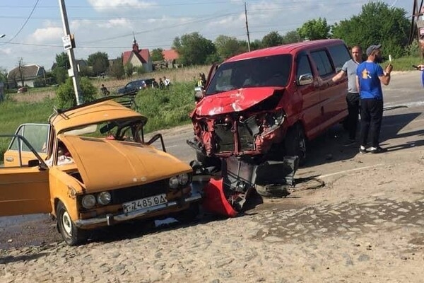 Под Одессой произошла авария с детьми: погибла многодетная мать
