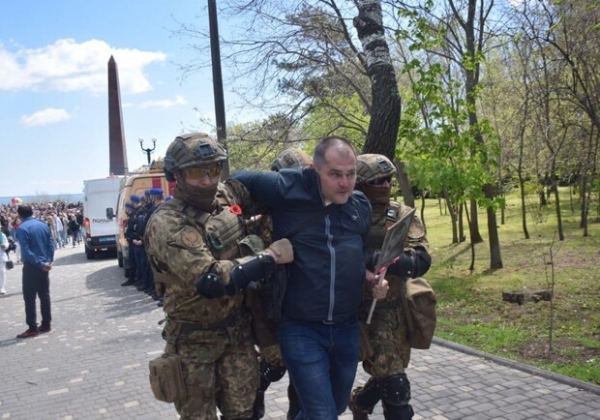 Стычки с полицией продолжаются: что происходит на Аллее Славы в Одессе