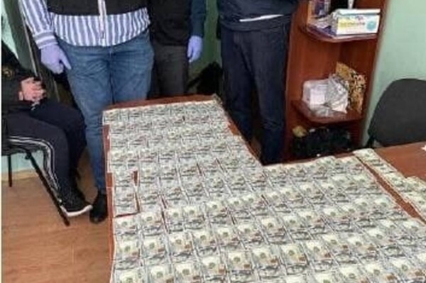 11 тысяч долларов за операцию на сердце: в Одессе поймали на взятке хирурга