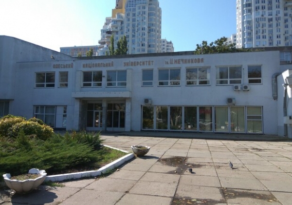 Закрыть и обесточить: все здания университета имени Мечникова закроют