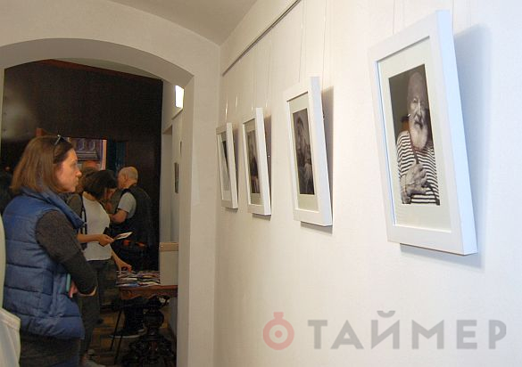 Одесский врач показала выставку фотопортретов своих пациентов