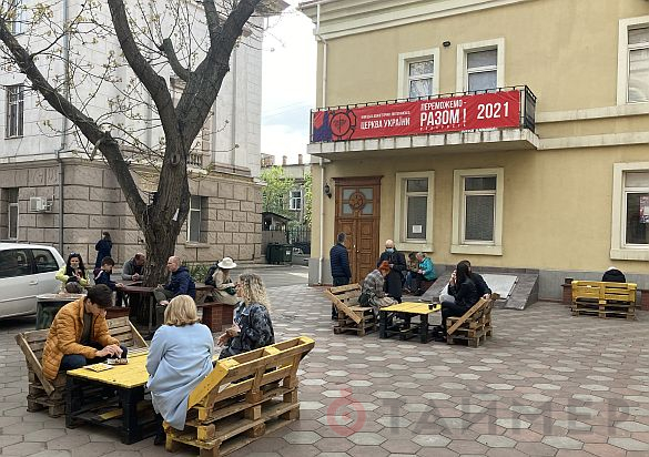 Орган, магнолия и колбаски: в одесской кирхе открылся музыкальный фестиваль