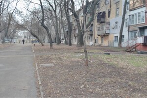 С фонтаном и скульптурами: в центре Одессы реконструируют сквер