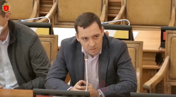 Мешают гулять: у Труханова ищут управу на электротранспорт на Трассе здоровья