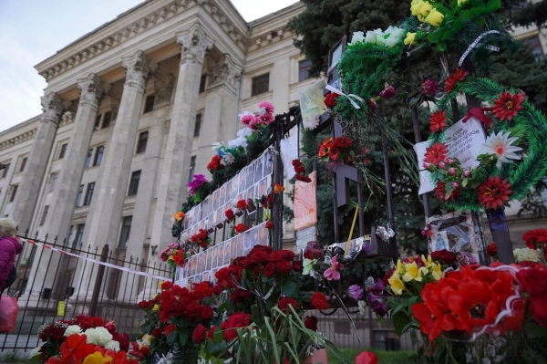 Одесса помнит: на Куликовом поле 2 мая выложили коридоры из цветов