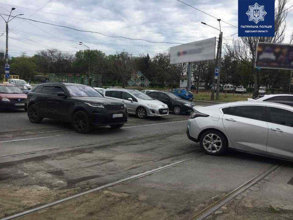 За пробку на поселке Котовского из-за ремонта дорог ответит подрядчик работ, но это не точно. Фото
