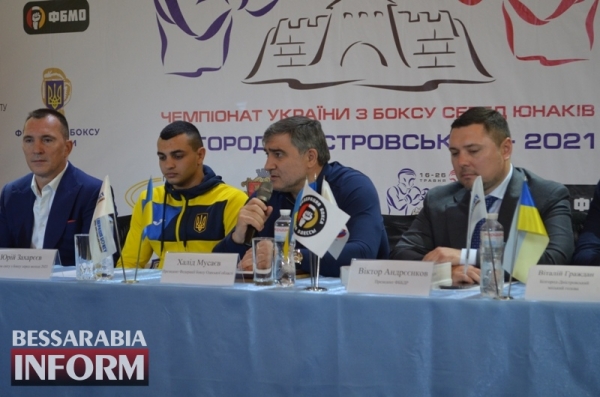 Боксёр-чемпион из-под Аккермана получил в подарок квартиру и 10 тысяч долларов