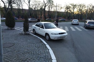 Я паркуюсь как: свежая фотоподборка наглых водителей в Одессе