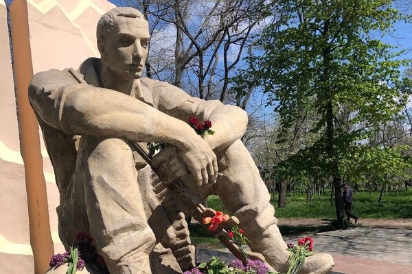 Автопробег, оркестр и драка на Аллее Славы: как проходит 9 мая в Одессе (обновлено)
