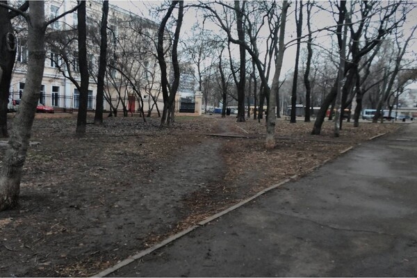 С фонтаном и скульптурами: в центре Одессы реконструируют сквер