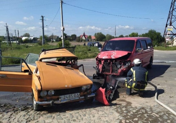 Под Одессой произошла авария с детьми: погибла многодетная мать