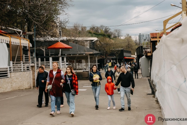 Море, шашлыки и карантин: как в Одессе празднуют Первомай. Фоторепортаж
