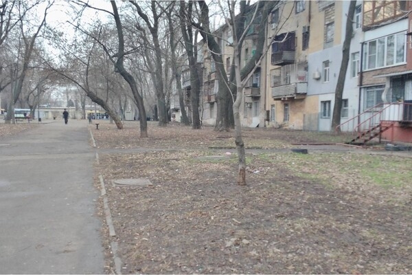С фонтаном и скульптурами: в центре Одессы реконструируют сквер