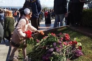 Автопробег, оркестр и драка на Аллее Славы: как проходит 9 мая в Одессе (обновлено)