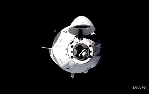 Crew Dragon отстыковался от МКС