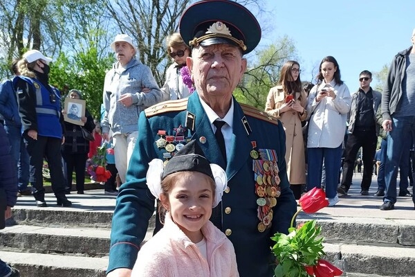 Автопробег, оркестр и драка на Аллее Славы: как проходит 9 мая в Одессе (обновлено)