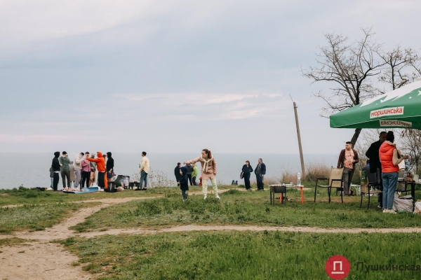 Море, шашлыки и карантин: как в Одессе празднуют Первомай. Фоторепортаж