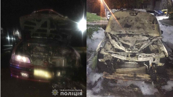 В Черноморске во дворе многоэтажки подожгли две машины. Фото