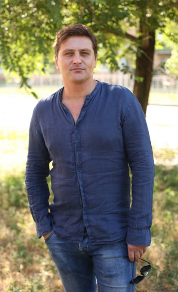 В'ячеслав Довженко: «На мої скарги, що мало знімають, Богдан Ступка сказав: «Ти визначся, хочеш бути популярним актором або хорошим»