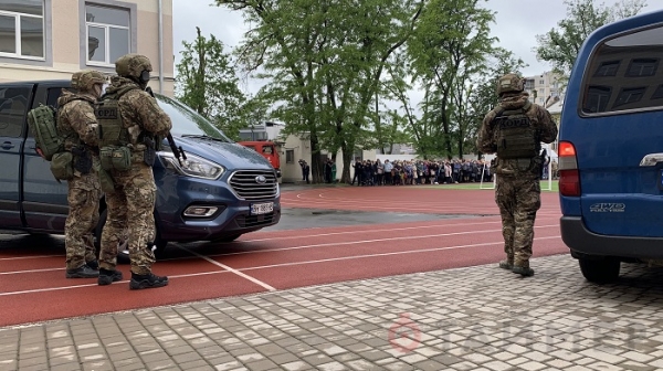 После трагедии в Казани в одесской гимназии учились ловить вооружённого террориста