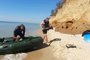 На затонувшем немецком судне: в Одесской области водолазы ищут боевые снаряды