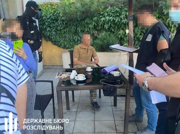 В Одессе задержали военного моряка, который за 10 тысяч долларов обещал устроить полицейского в ГБР