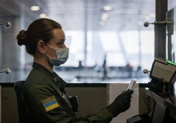 Экспресс-тесты, справка о вакцинации: Украина упростила пересечение границы во время карантина