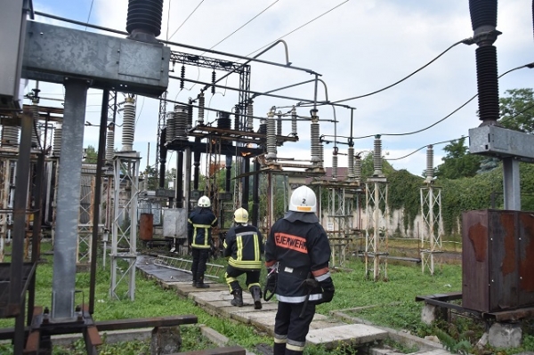 Вспыхнувшую в Одессе трансформаторную подстанцию тушили 10 пожарных расчётов