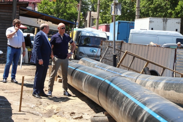 Труханов проверил, как возле Привоза наводят порядок 