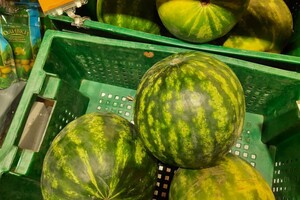 Конкуренция черешне за 700 гривен: в Одессе начали продавать арбузы