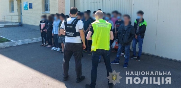 Под Одессой обнаружили 49 вьетнамцев-нелегалов