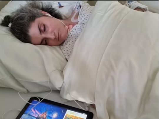 Жінка прокинулася після десятимісячної коми та виявила, що стала мамою