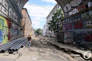 Ремонт насмарку: дождь разрушил дорогу в одесской "канаве"