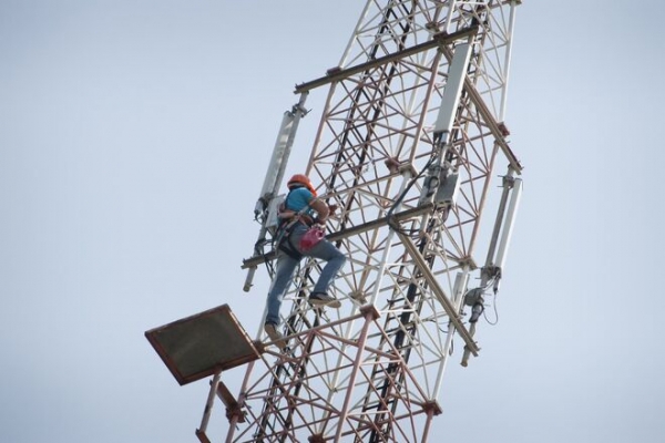 
                                                                        Київстар включив зв’язок 4G на частотах 900 МГц  у 411 населених пунктах
                                                                                                            пресс-релиз
                                                                                                                                                                                