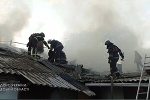 Со вспышками тока: в Одессе тушили опасный пожар