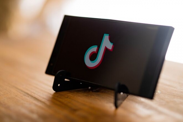 
                                                                        Новый эксперимент TikTok: соцсеть запускает функцию видеорезюме
                                                                                                                                                                                                                    