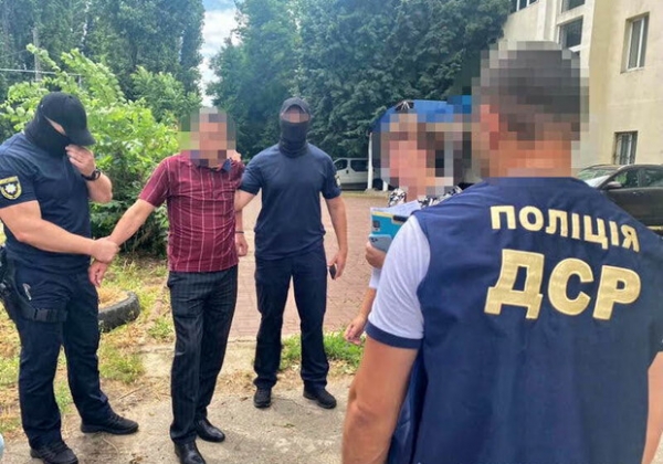 110 тысяч гривен за размещение ларьков: одесский чиновник попался на взятке 