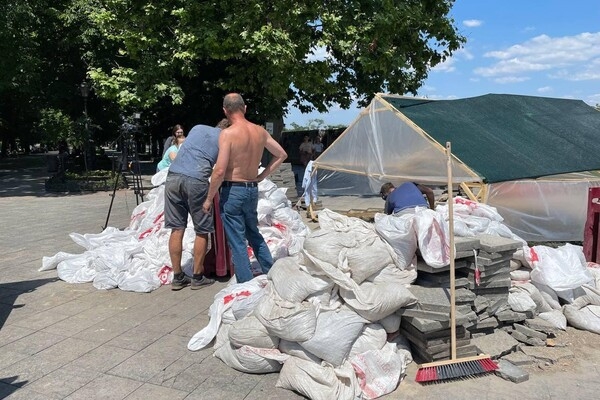 На Приморском бульваре ведут раскопки: уже нашли несколько тысяч артефактов